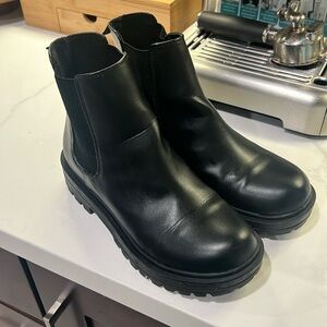 Soda Pilot Women Lug Sole Low Heel Chelsea Fashion Ankle Bootie w/Double Elastic